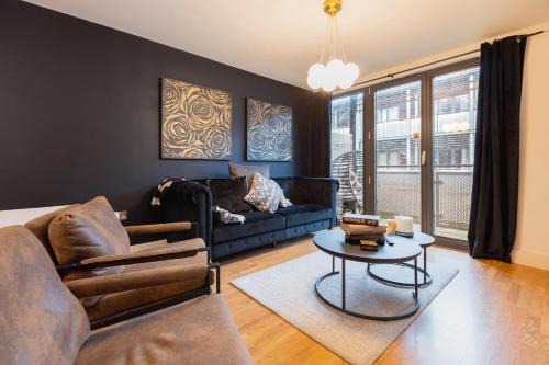 Coco Lounge- Central Bham, O/R Parking & Balcony