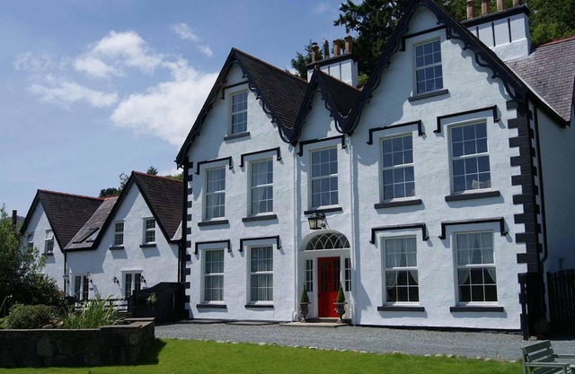 Coed Mawr Hall
