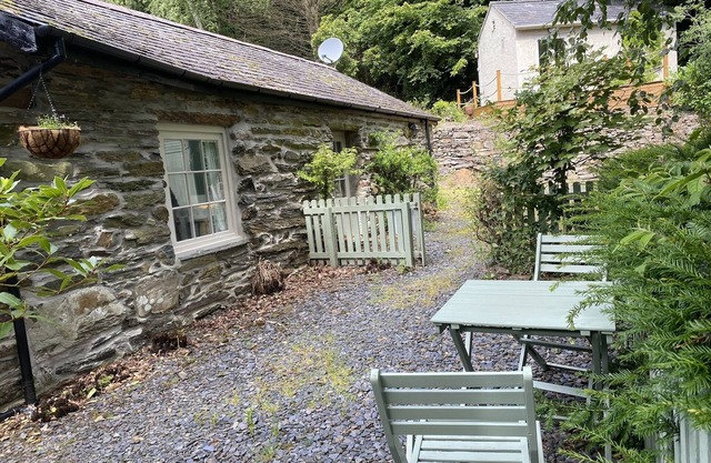 Coedmor Cottage, Romantic Cottage set in Snowdonia National Park