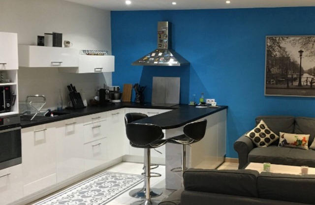 Coeur Nimes cosy label3* clim près Arenes & gare 2/6 pers patio wifi