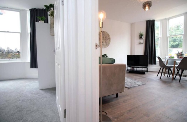 Cohost Partners Cozy Stay in Cardiff Near Attractions