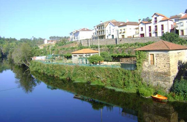 Coja Holiday Cottage, Lovely Views, River Beach 200ms, Sleeps 6kms