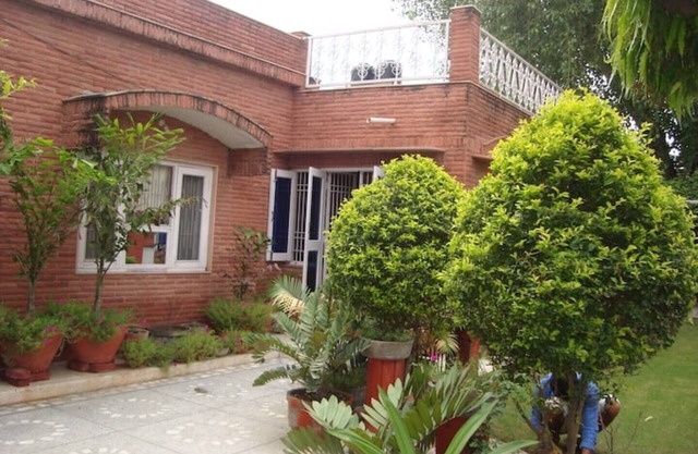 Col Sharma's Homestay A/C Room