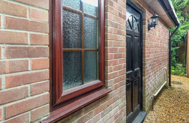 COLDHARBOUR FARM BUNGALOW ANNEXE, pet friendly in Wareham