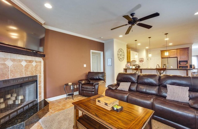 College Station Family Home 3 Mi to Texas A and M!