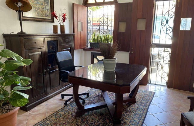 COLONIAL HOUSE 3BEDR