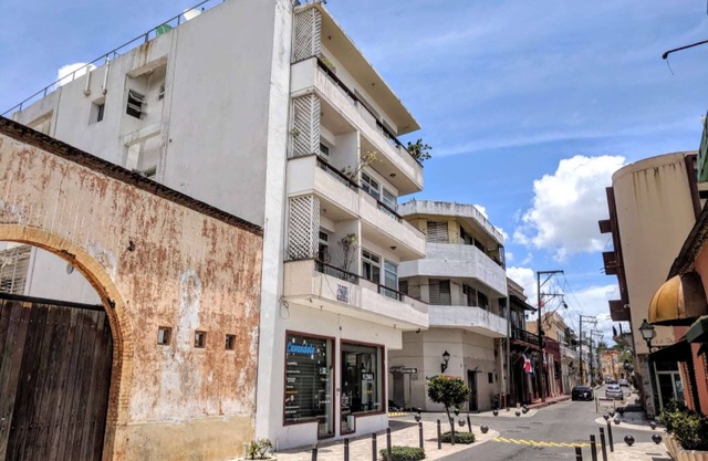 Colonial Zone 1BR Apt @Plaza España, bright &clean