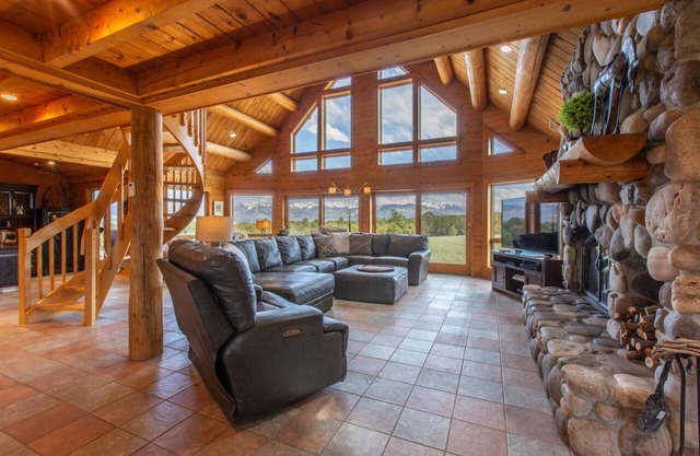 Colorado Luxury Log Home - 40 Private Acres - Fire Pit - Views