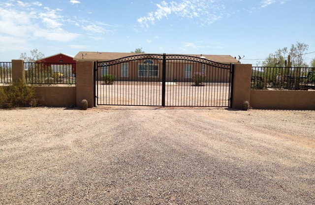 Come and Enjoy this Lovely Home with a Mountain View!