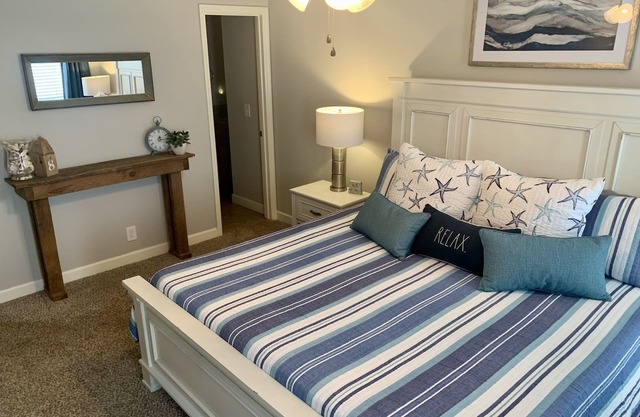 Come relax! Large, comfortable condo with everything you need!