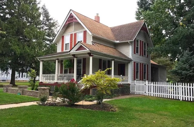 Come stay and relax at the Captain's House in Historic Vermilion Harbor Town.