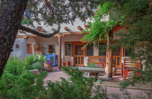 Come stay with us in a unique Historical cozy space !