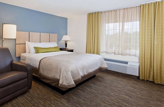 Comfort and Convenience! Free Parking, Pets Allowed, Minutes to Speed Raceway
