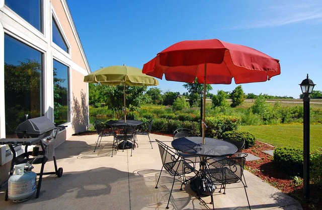 Comfort Inn & Suites Jackson - West Bend