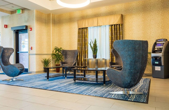 Comfort Inn & Suites Plainville-Foxboro
