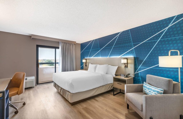 Comfort Inn & Suites Arlington Heights - Buffalo Grove