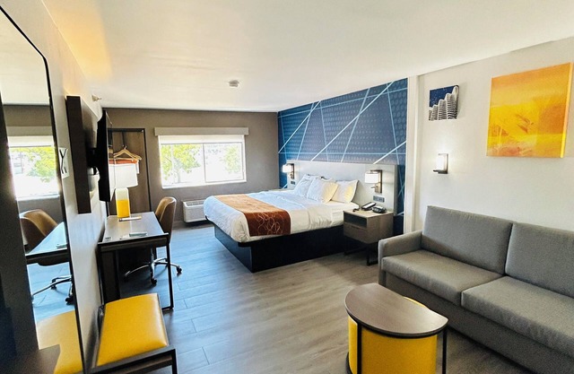 Comfort Suites Terre Haute University Area