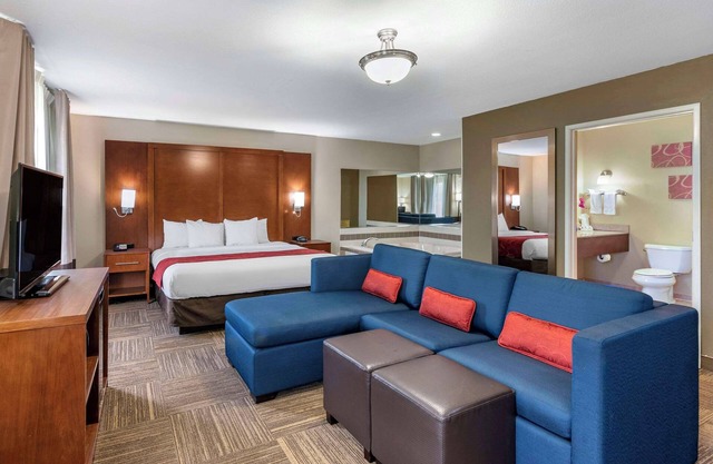 Comfort Suites Urbana Champaign, University Area