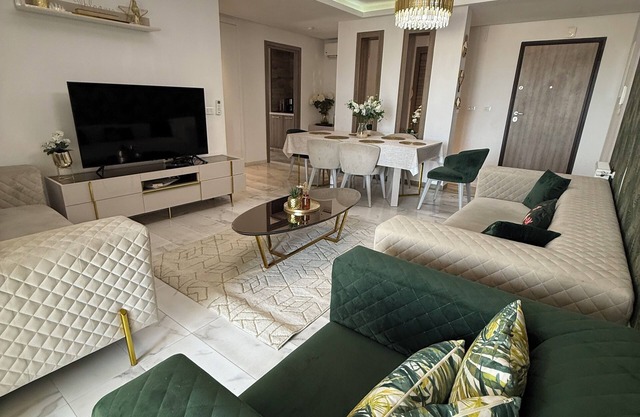 Comfort & tranquility with balcony and parking