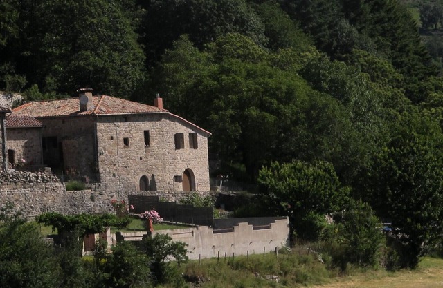 Comfortable house with swimming pool in the ardèchoise mountain
