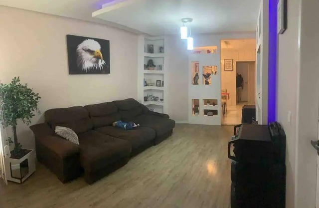 Comfortable house with pool + games area