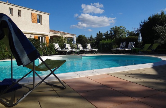 Comfortable gîte with air conditioning, swimming pool, landscaped garden, at the foot of the Pic Saint Loup.