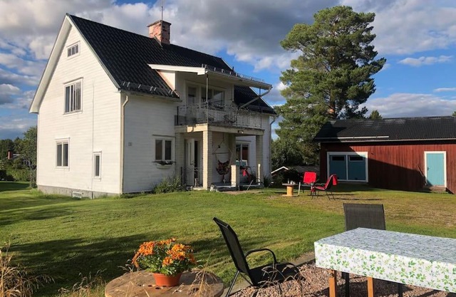 Comfortabel Zweeds huis met sauna en houtkachel.