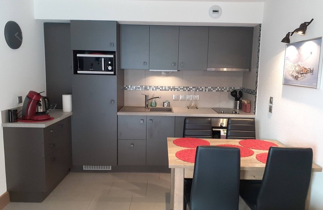 Comfortable 2-room apartment for 4 people, rated 2*, close to the resort center