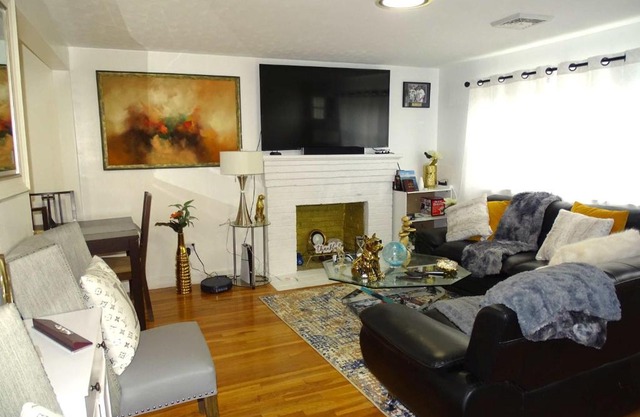 Comfortable and Convenient 3 Bed Home