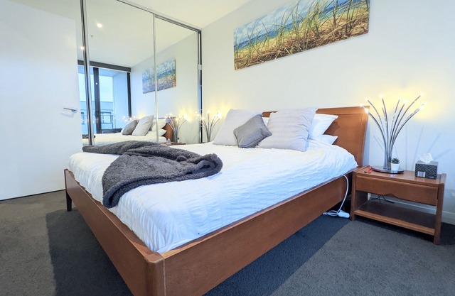Comfortable and modern 1bedroom with parking, wifi, close to the city