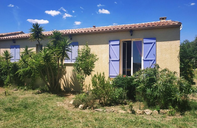 Comfortable and peaceful house with large Mediterranean garden next to vineyards