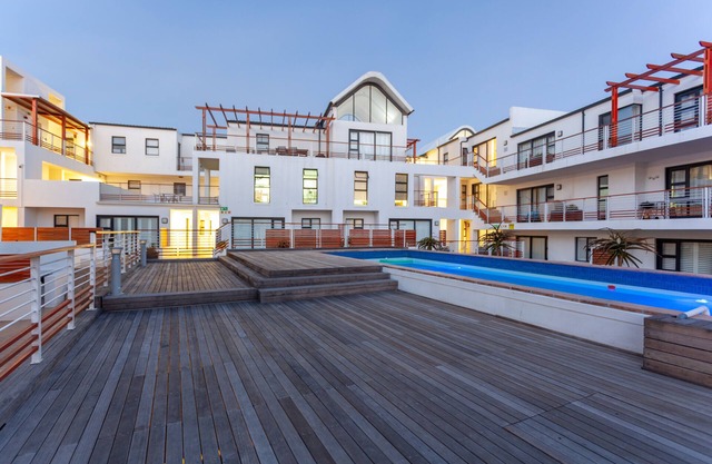Comfortable Beach Apartment 2 min from beach
