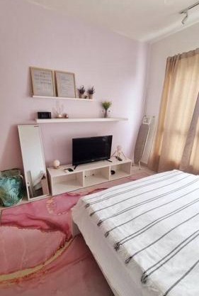 Comfortable Cozy Apartment Top Floor