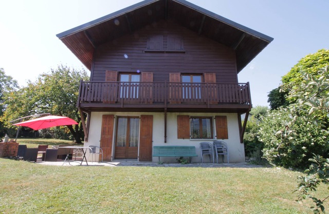 Comfortable family chalet 5 min. drive from the lake
