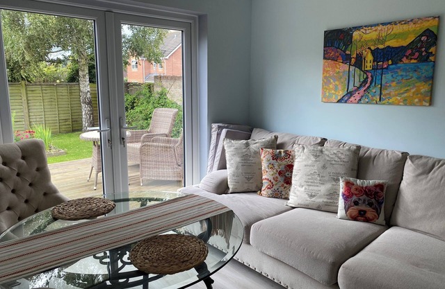 Comfortable Family Home Adjacent to Millfield School and Near Clarks Village