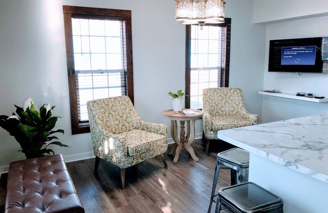 Comfortable Home in the Heart of Historic NewBo near Downtown - King Bed!