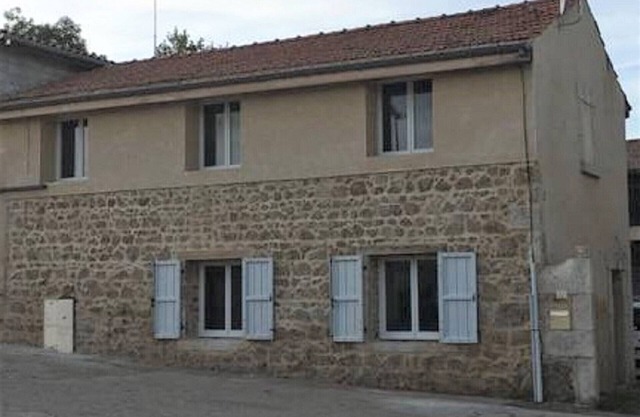 Comfortable house large capacity