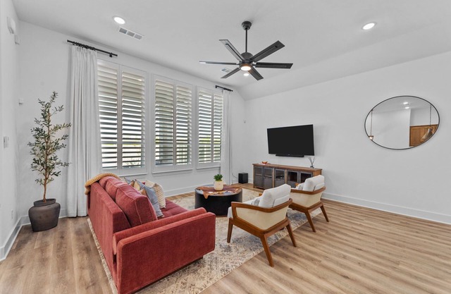 * Comfortable Living in Argyle *
