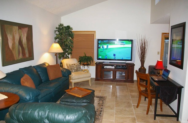 Comfortable Quiet Condo With Open Floor Plan In Tempe