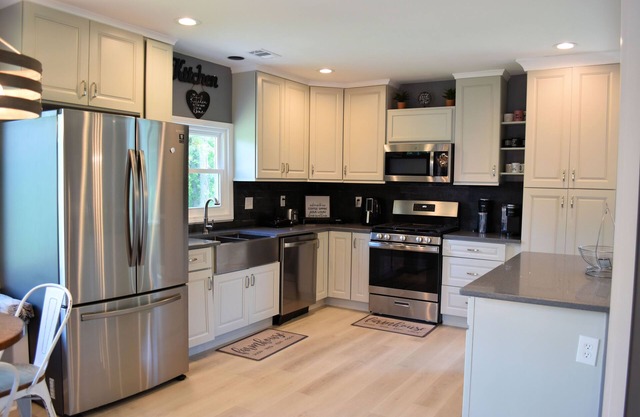 Comfortable, Spacious, Clean Living in Lawrenceville