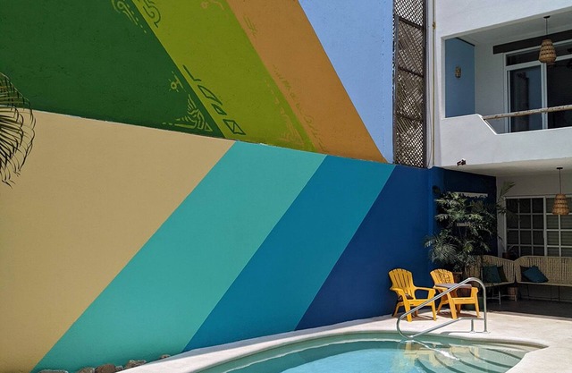 Comfortable Studio - Fast wifi, King bed, Pool, Near Beach, AC