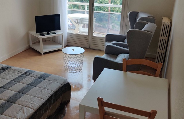 Comfortable studio with balcony in Chatel Guyon
