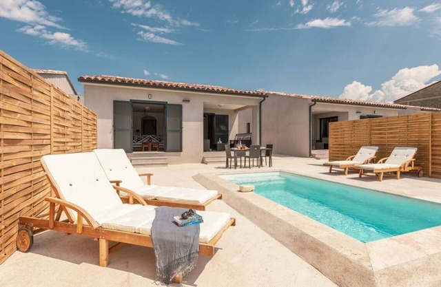 COMFORTABLE VILLA