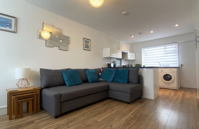 Comfy 2 bed house at Wareham train station; the ‘Gateway to the Purbecks’