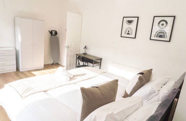 Comfy 3 Bed Spacious House Cardiff City