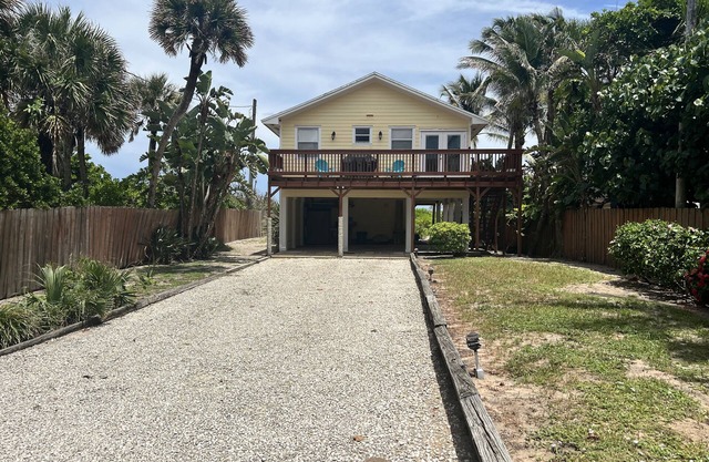 Comfy Beach House on Vero Beach