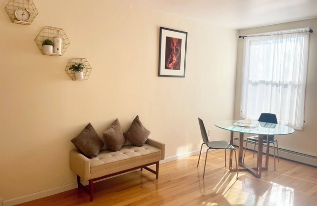 Comfy Bedroom in Gorgeous NEW 2 Floor House!