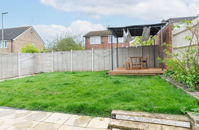 Comfy house | Close to amenities | Sleeps 7 | wParking