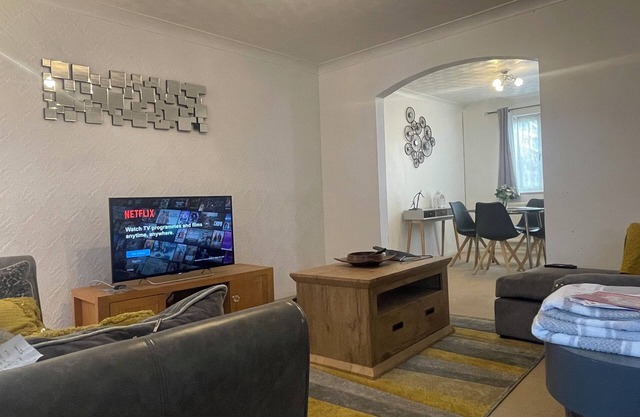 Comfy letchworth Apartment by Leecroft Stays