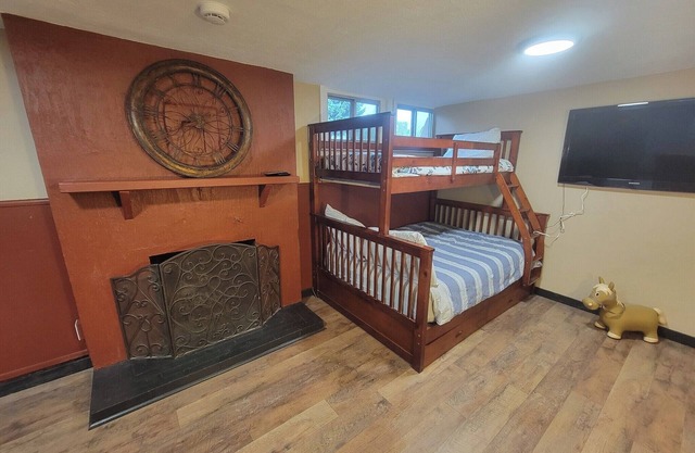Comfy Little Burrow-Pets Welcome Idaho Falls